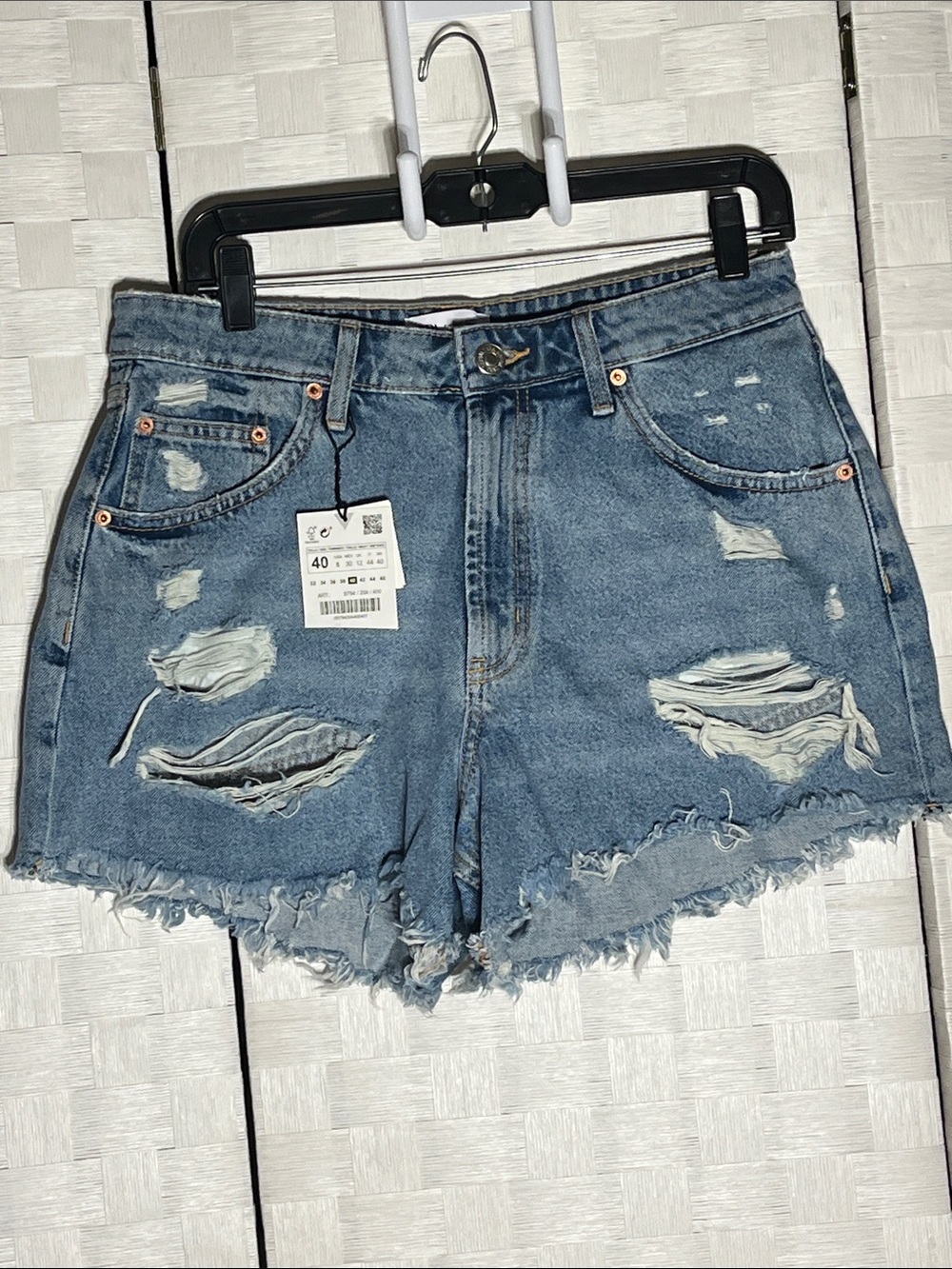 Zara Distressed Light Blue High-Rise Denim Shorts 8/40